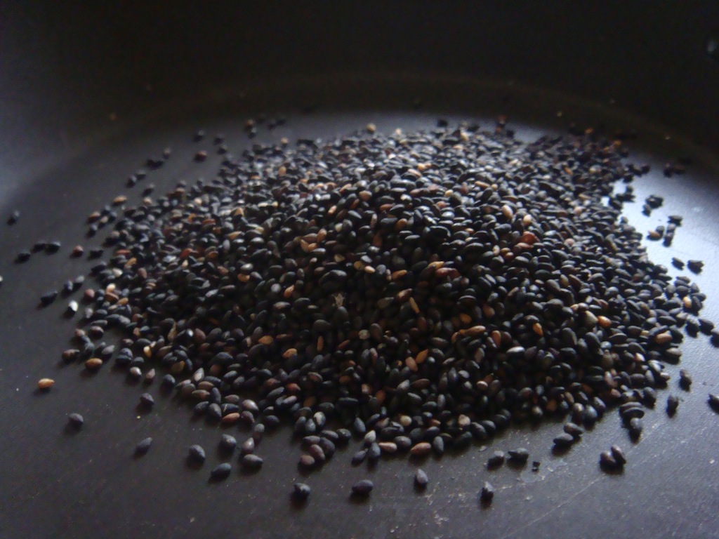 Black sesame seed, dry eyes and blurred vision Ping Ming Health